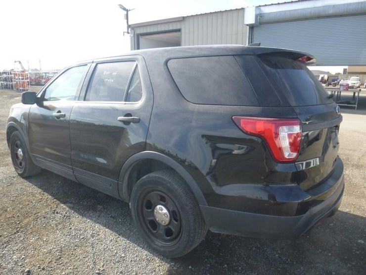 2017-ford-explorer-image-4