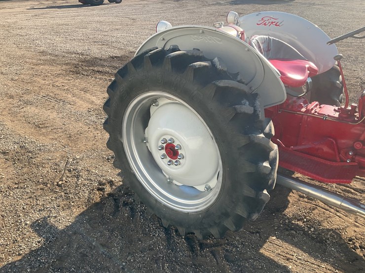 ford-tractor-image-14