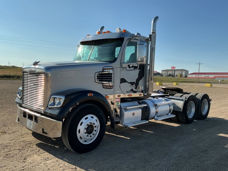 2011-freightliner-coronado-122-sd-image-1