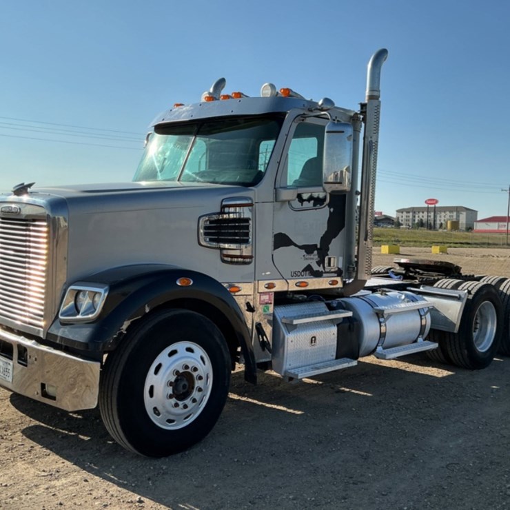 2011 FREIGHTLINER CORONADO 122 SD