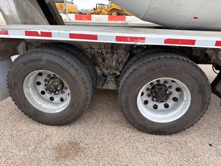 2006-sterling-lt9500-image-5