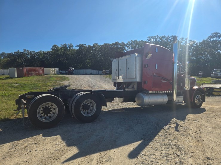 1995-peterbilt-379-image-17