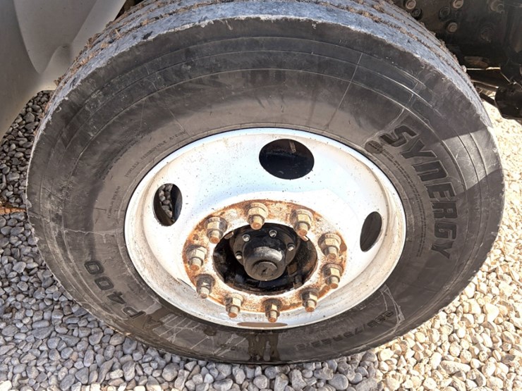 2019-international-durastar-4300-image-13