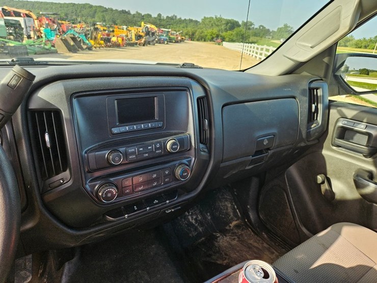 2017-chevrolet-1500-image-31