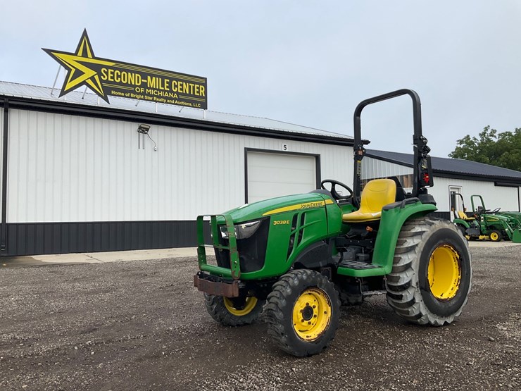 john-deere-3038e-image-1