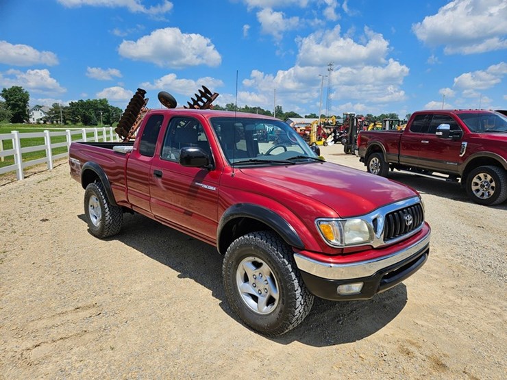 #25-•-2002-toyota-4x4-pickup-truck-image-7