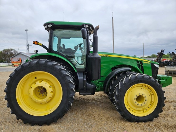 2013-john-deere-8335r-image-6