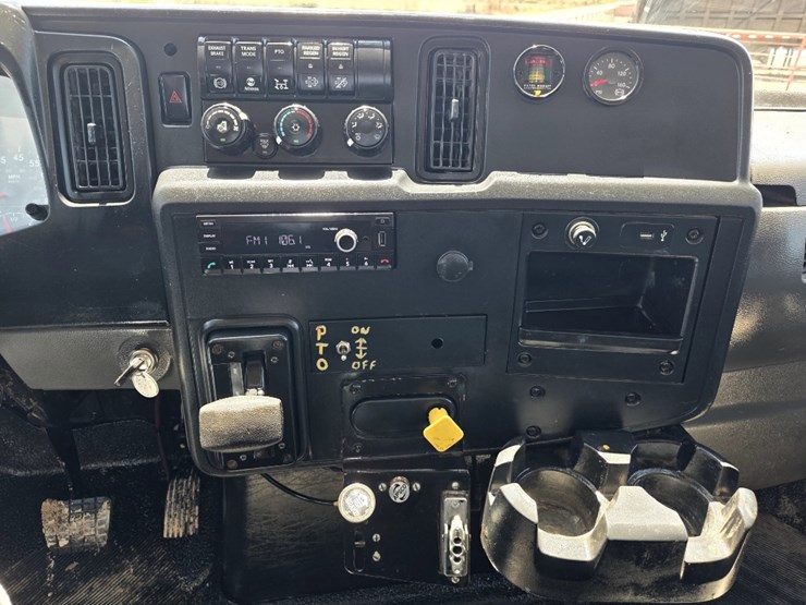 2022-international-mv607-image-10