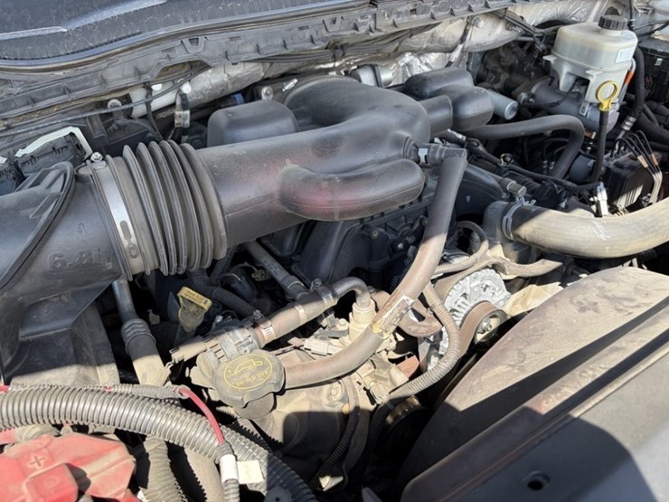 2017-ford-f550-image-11