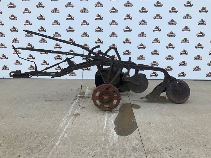 #5304-•-antique-pull-type-2-bottom-moldboard-plow-image-1