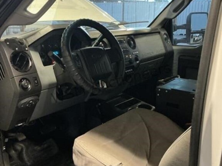 2015-ford-f350-image-26