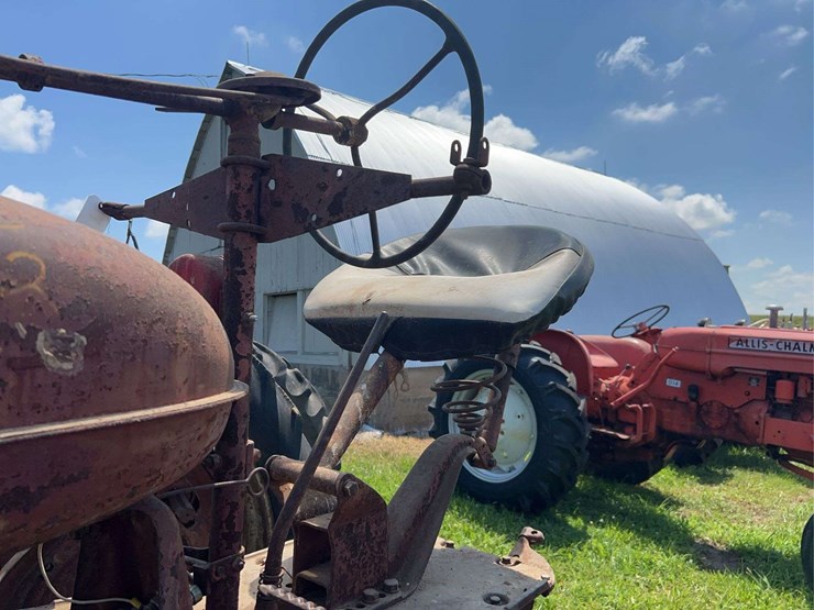 1943-farmall-m-image-12