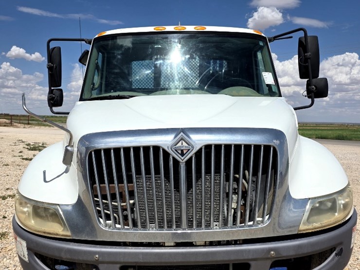 2010-international-durastar-4300-image-2