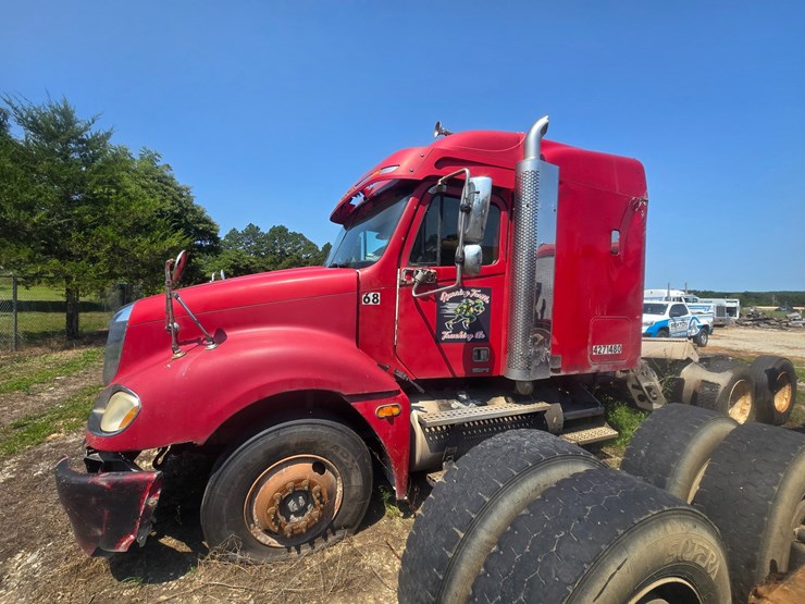 2003-freightliner-columbia-120-image-4