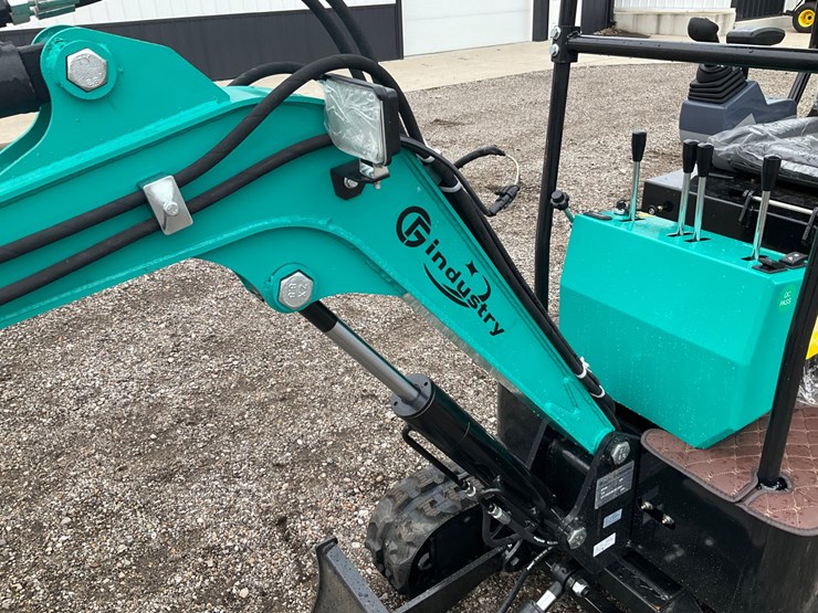 #1602-•-cfg-kt13r-mini-excavator-image-12
