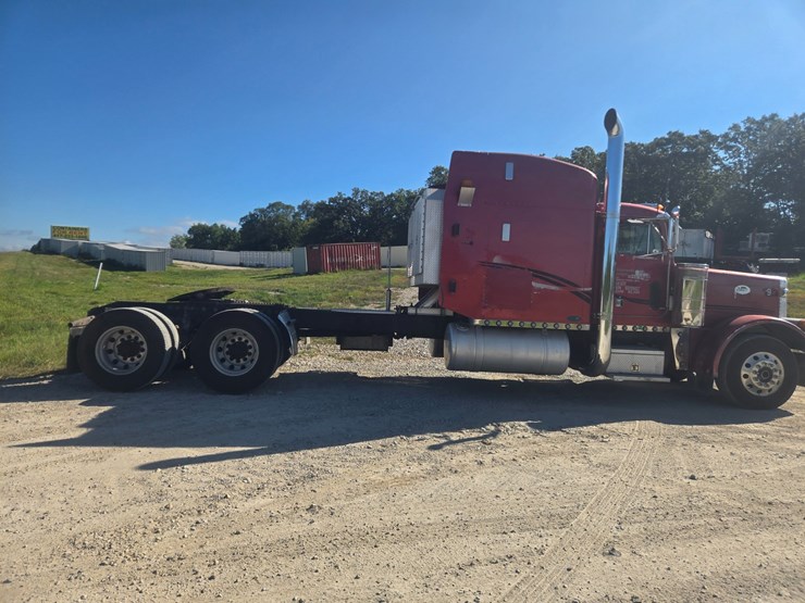 1995-peterbilt-379-image-19