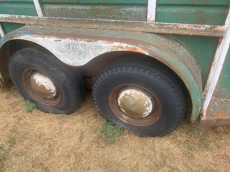 stock-trailer-image-19