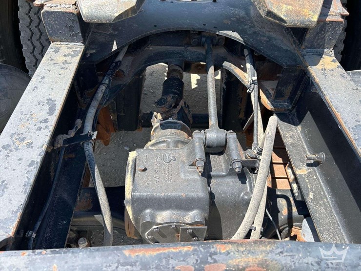 2001-mack-rd690s-image-27