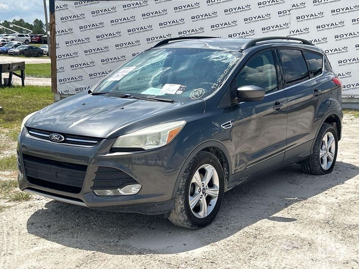 2015-ford-escape-image-1