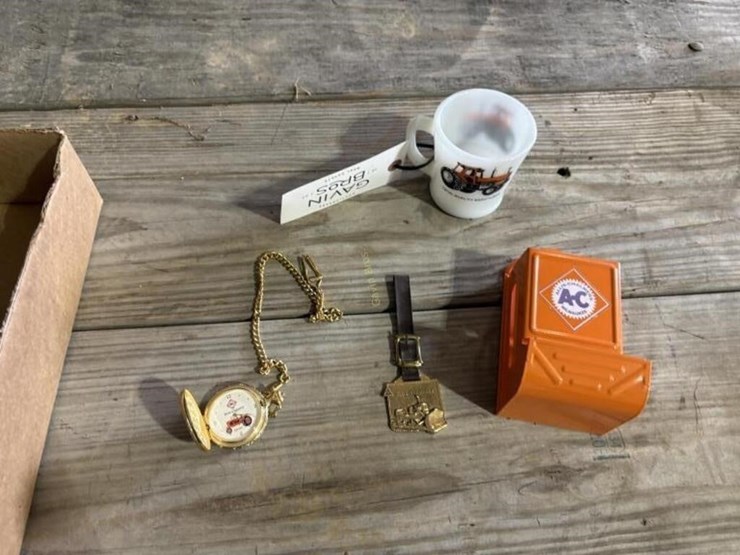allis-chalmers-collectibles---four-items-image-1