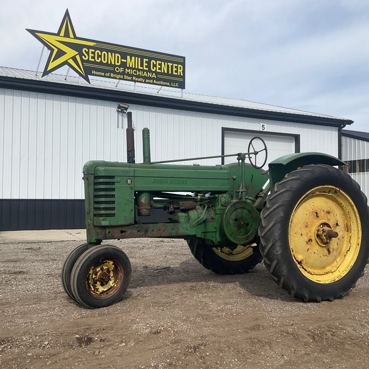 1943 JOHN DEERE MODEL B