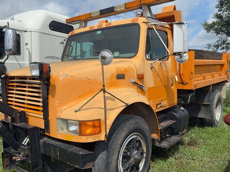 1994-international-dump-truck,-drove-in,-replaced-bed-floor-recently,-retired-state-truck,-battery-disconnect,-vin#-1htsdaan2vh441136-image-1