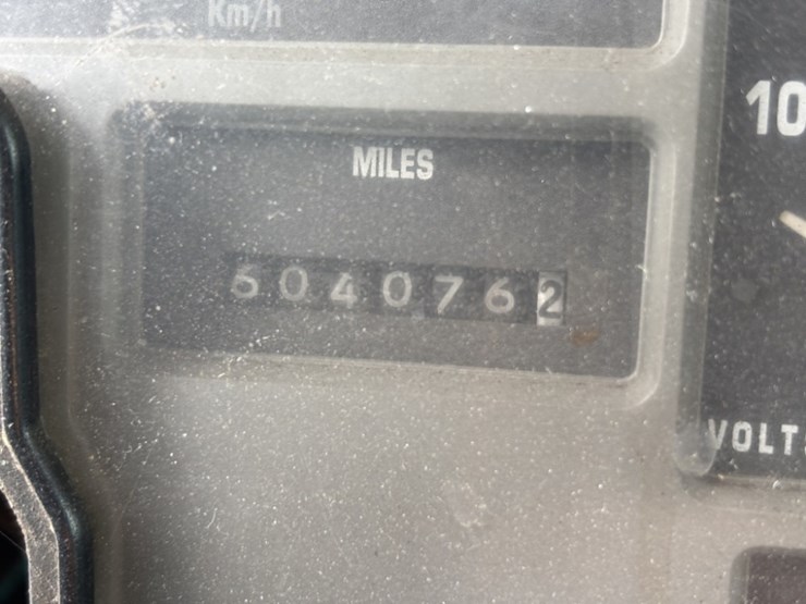 1997-international-4700-image-34
