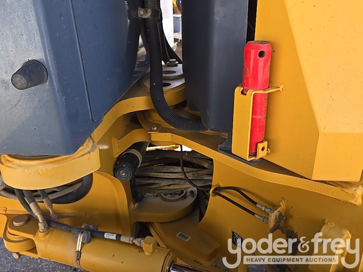 2016-deere-672gp-image-34