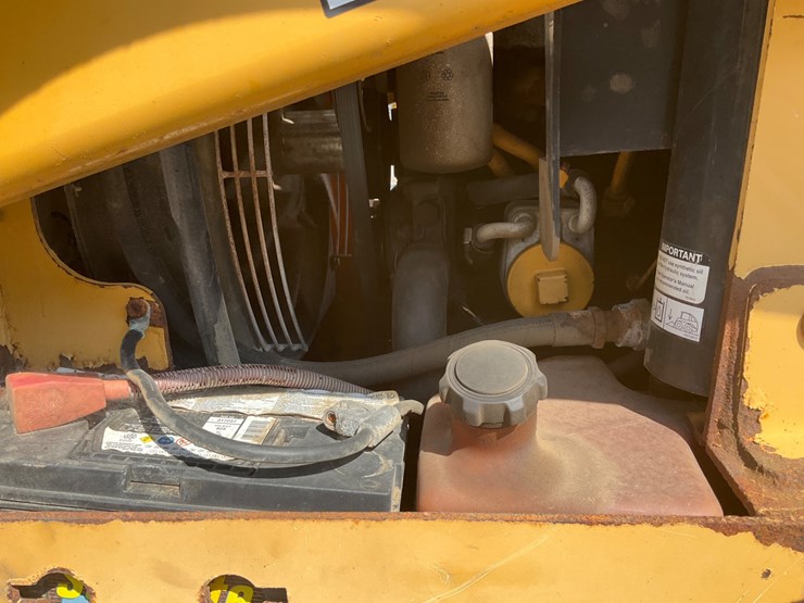 john-deere-325-image-17