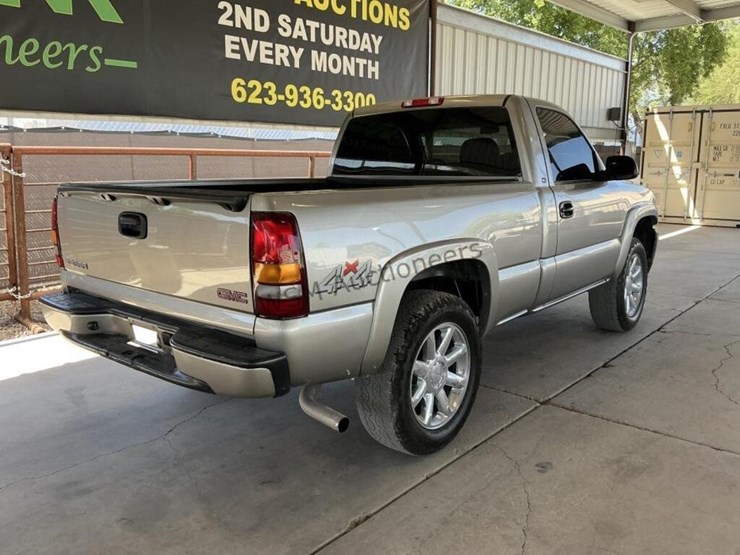2000-gmc-sierra-1500-image-7