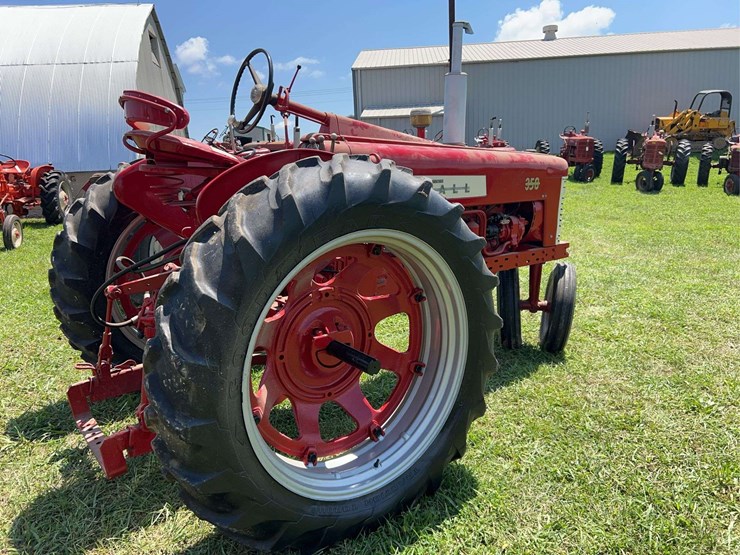 1957-farmall-350-image-6