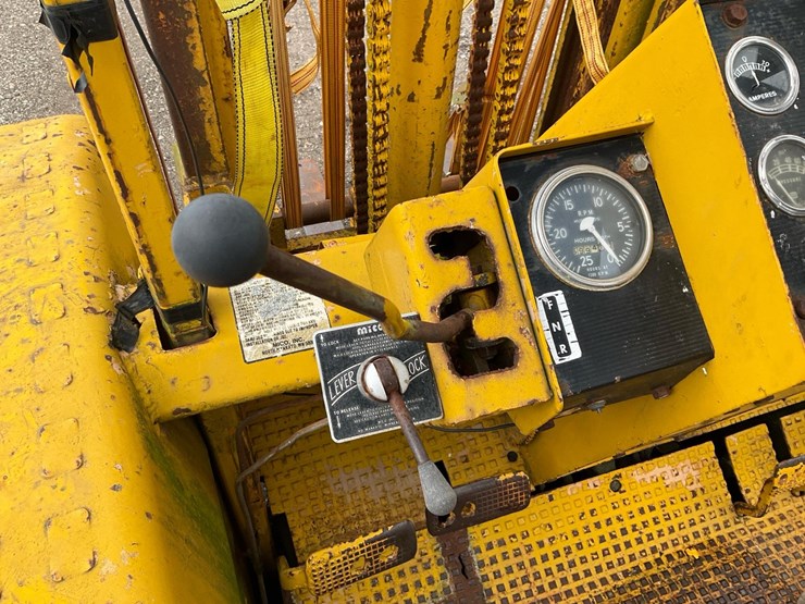 massey-ferguson-2500-image-31