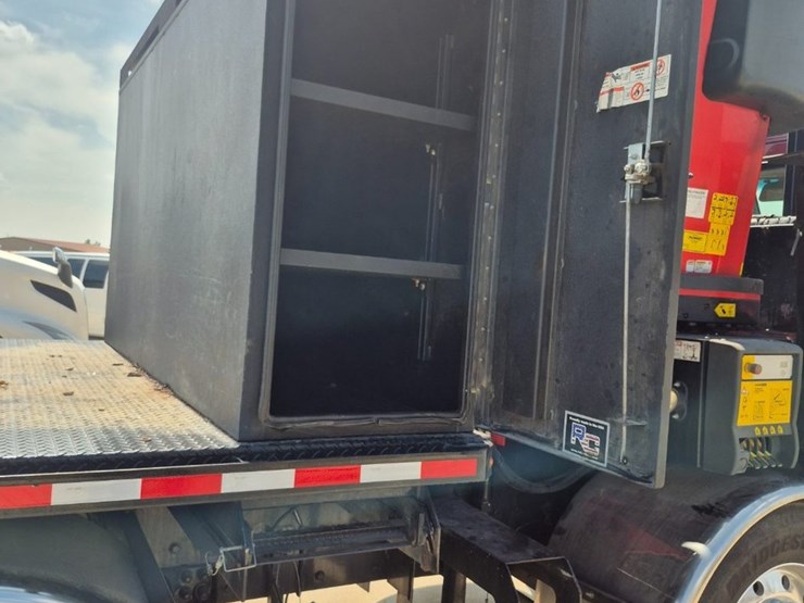 2018-kenworth-t880-image-30