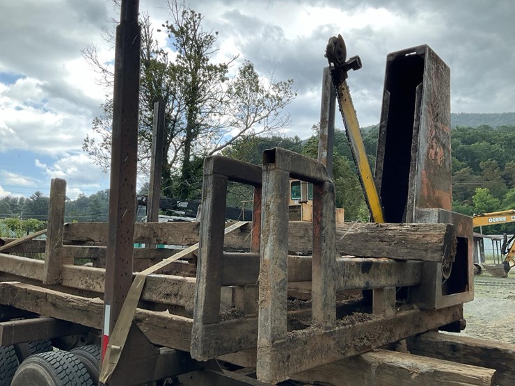 #142-•-1985-international-log-truck-image-23