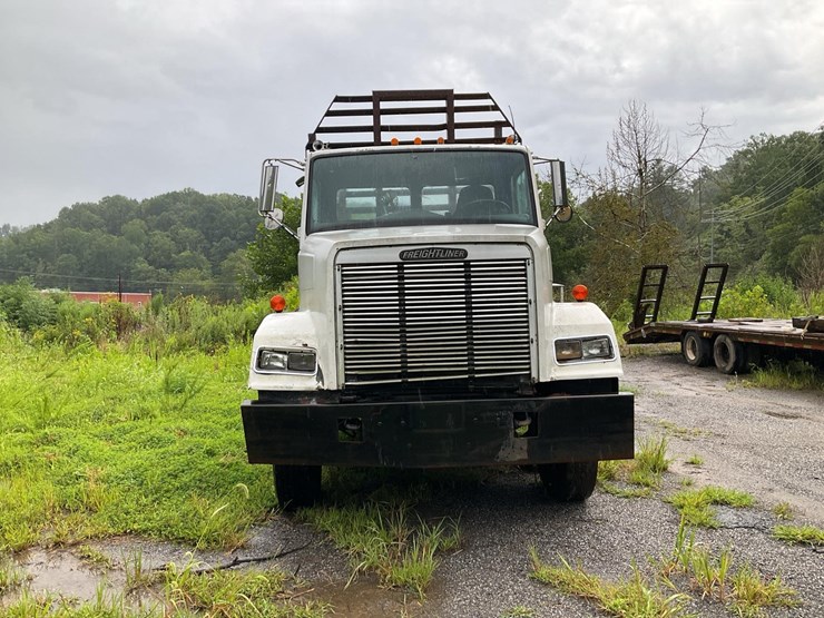 #141-•-1988-freightliner-log-truck-image-10