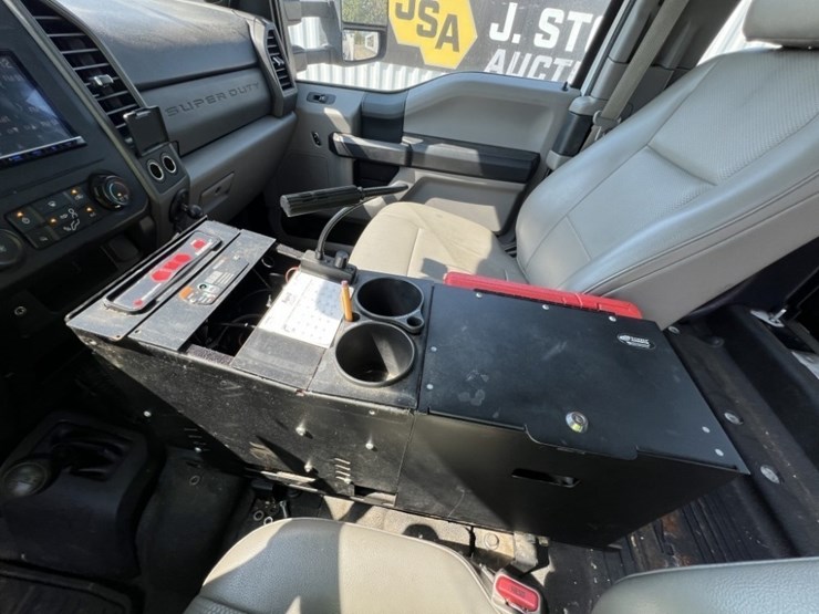 2017-ford-f550-image-28