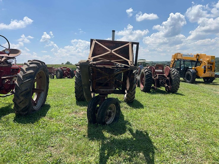 1941-farmall-h-with-mounted-buzz-saw-image-8