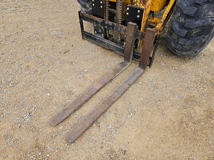 #127-•-case-single-stage-fork-lift-image-9