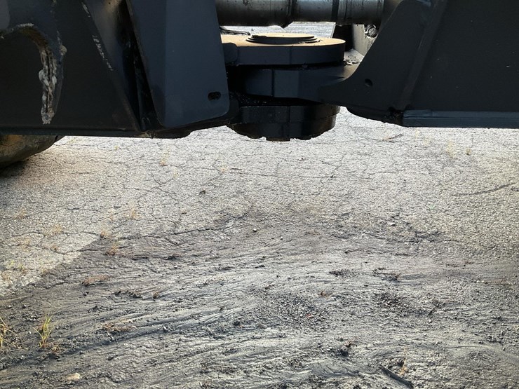 2006-deere-648g-iii-image-37