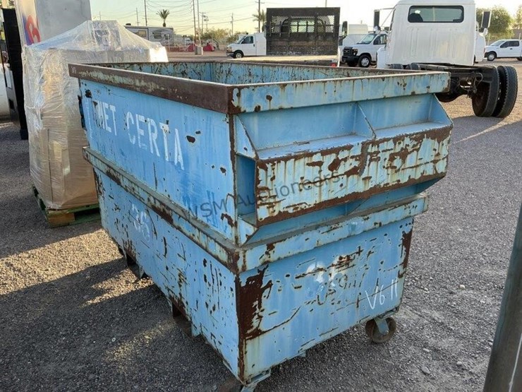 steel-dumpster-w/-fork-pockets-image-2