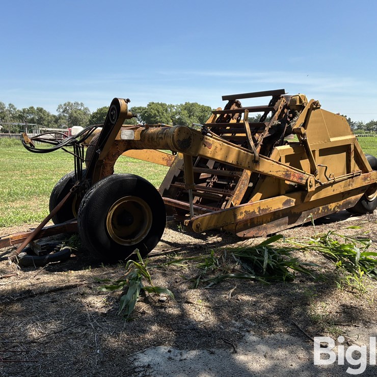 Soil Mover 90-E Pull-type Scraper
