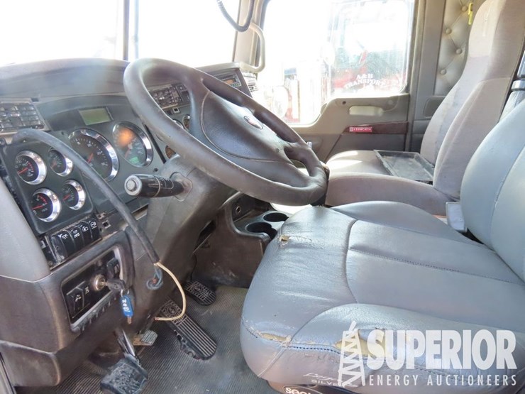 2011-kenworth-t800-image-6