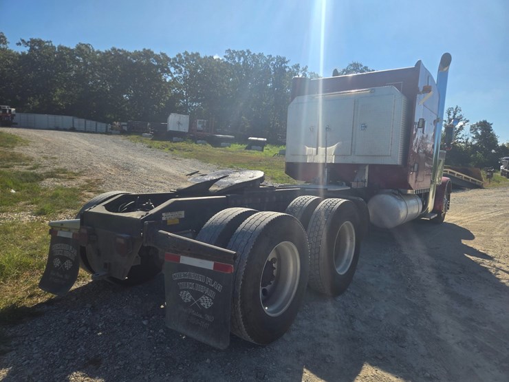 1995-peterbilt-379-image-15