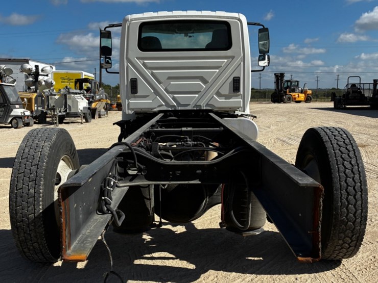 2013-international-durastar-4300-image-5