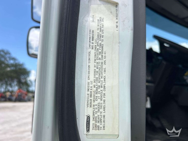 2015-freightliner-114sd-image-13