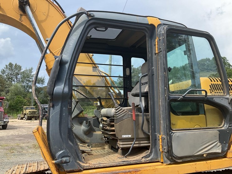 2004-deere-160c-lc-image-15