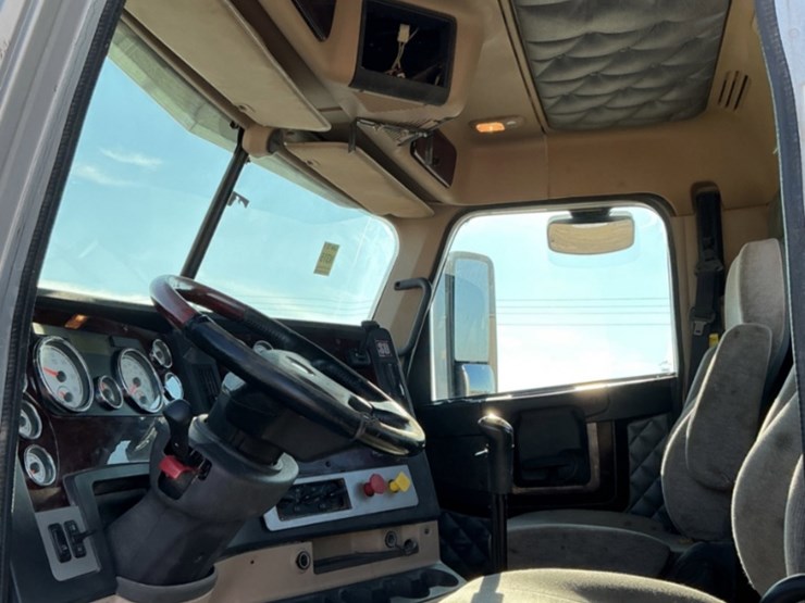 2015-freightliner-coronado-122-sd-image-20