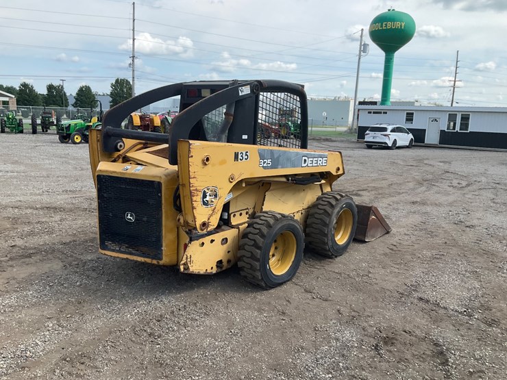 john-deere-325-image-5