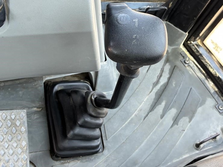 2008-caterpillar-420e-image-28