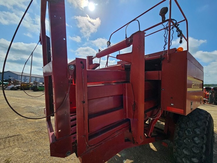 2000-new-holland-2000-image-27